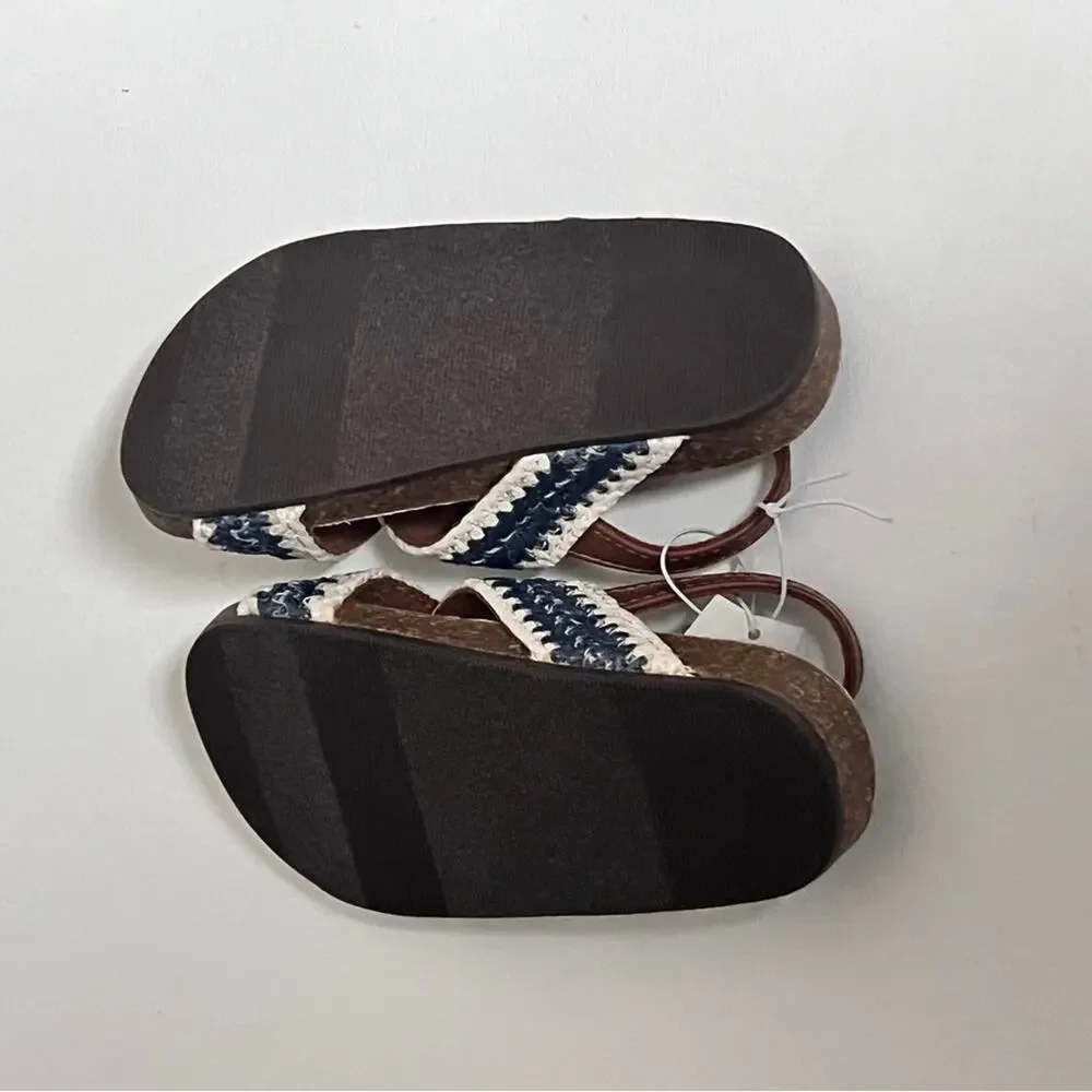 Old Navy Mixed Material Girls Cross-Strap Sandals Sz 7